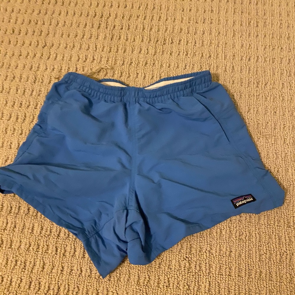 LIKE NEW 5IN PATAGONIA “BAGGIES” SHORTS